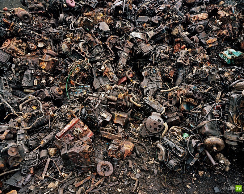     Edward Burtynsky (15 )