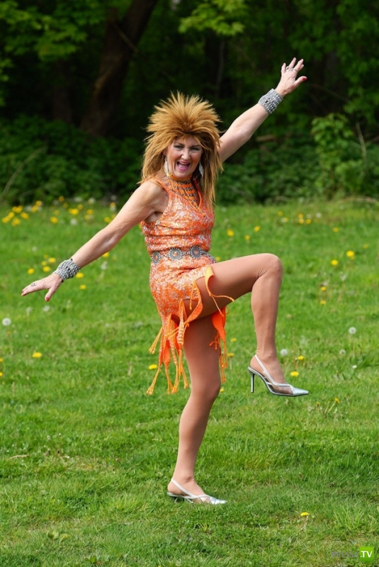 Пэм Шоу - 70-летняя девственница ... (6 фото) Пэм Шоу - 70-летняя девственница ... (6 фото)