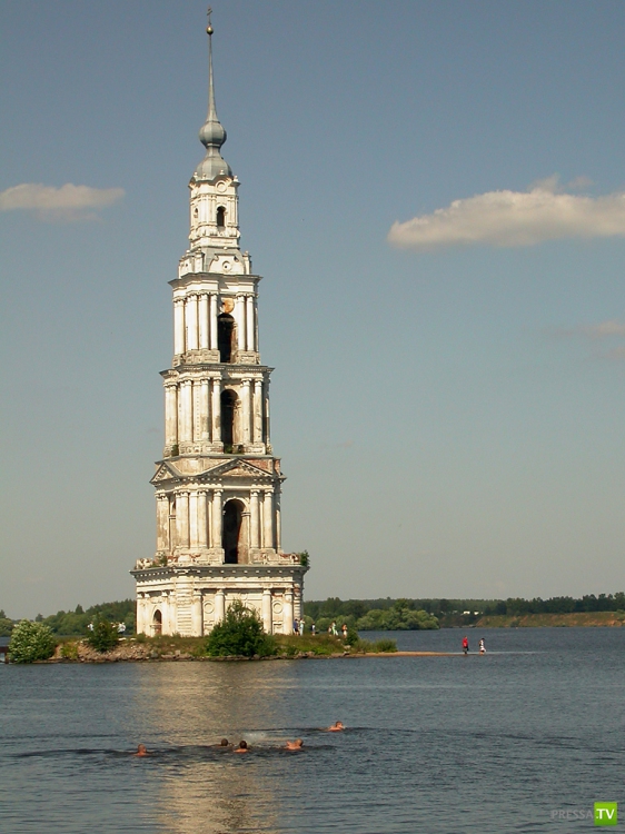 Затопленная колокольня в Калязине (10 фото + видео) Затопленная колокольня в Калязине (10 фото + видео)