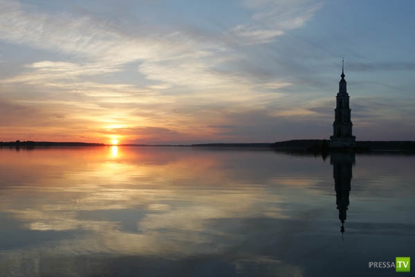 Затопленная колокольня в Калязине (10 фото + видео) Затопленная колокольня в Калязине (10 фото + видео)