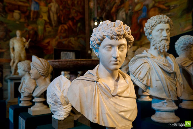 ��������� (24 ����)