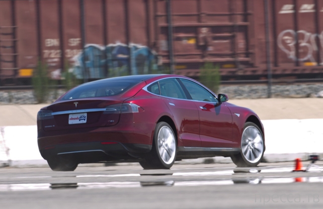   Tesla Model S (10 )