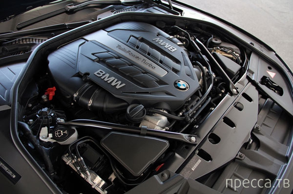 2013 -  BMW 750Li (18 )