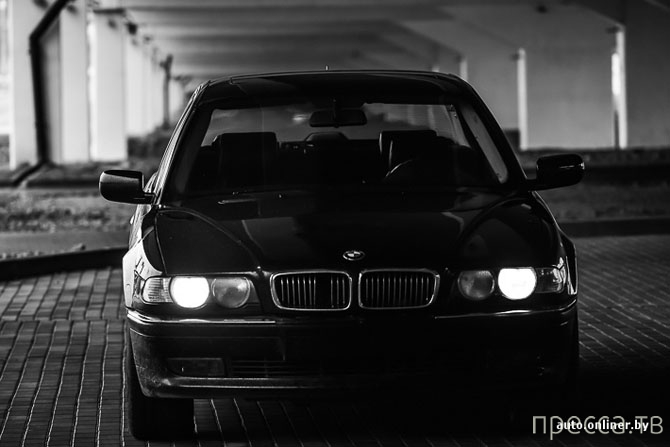 BMW 7-Series 38       (27 )