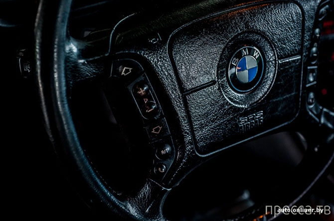 BMW 7-Series 38       (27 )