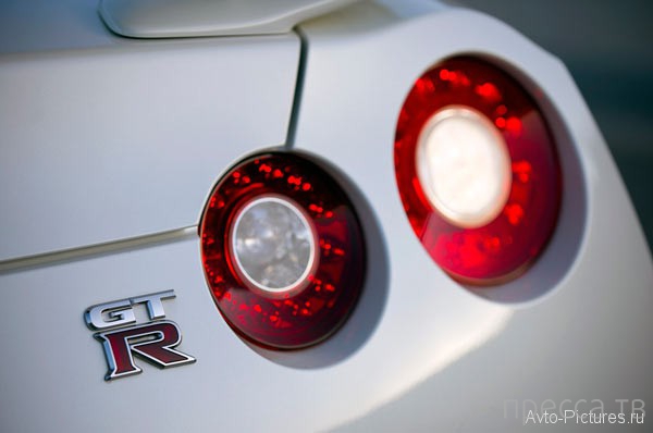    - Nissan GT-R 2014 (24 )