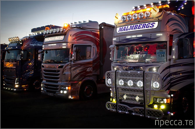Фестиваль впечатляющих грузовиков (26 фото + видео)