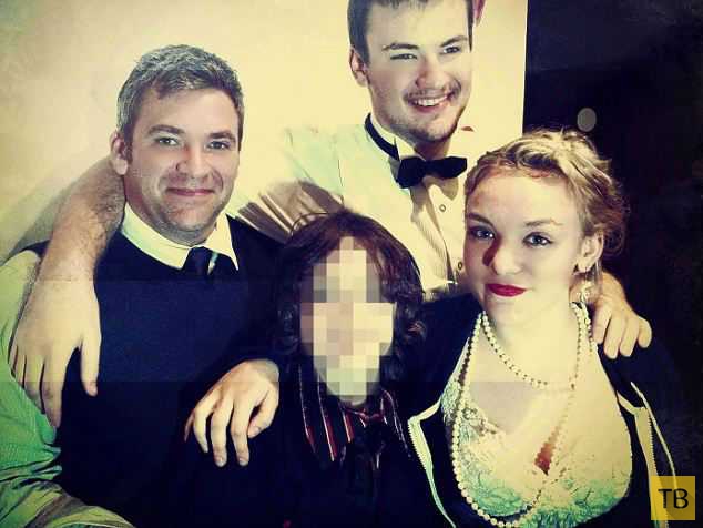 Мать троих детей расторгла 15-летний брак ради няни-лесбиянки (4 фото)