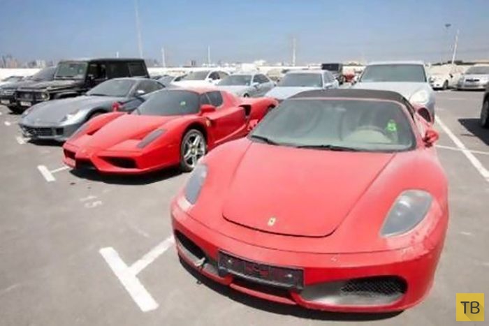 Брошенные автомобили Дубая (40 фото)