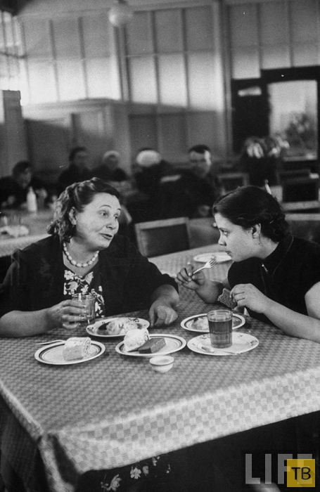 Москвички в 1956 году (53 фото)