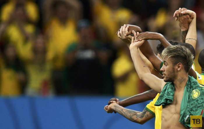 Подборка фотографий с Чемпионата мира по футболу в Бразилии, сделанных в нужный момент (54 фото)