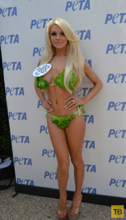 Кортни Стодден в бикини из салатных листьев агитирует за вегетарианство (16 фото)