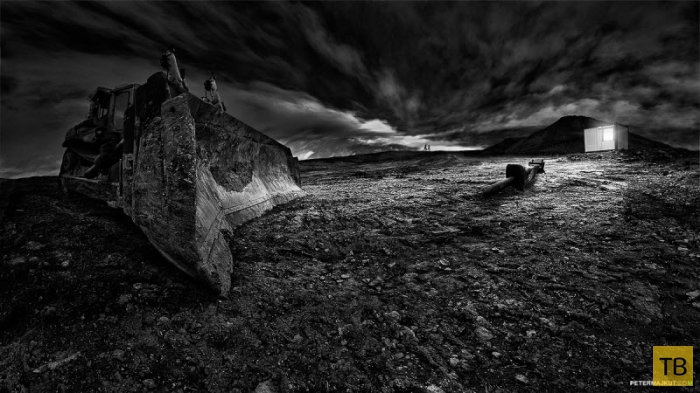 Словацкий фотограф Питер Мажкут (Peter Majkut) представил темный мир машин (20 фото)