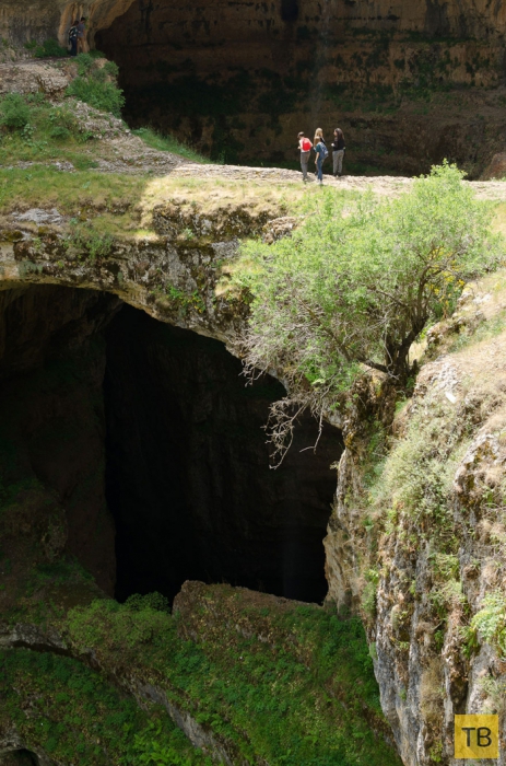 Пещера «Пропасть трёх мостов» и водопад «Глотка Баатары» в Ливане (7 фото)