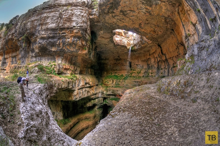 Пещера «Пропасть трёх мостов» и водопад «Глотка Баатары» в Ливане (7 фото)