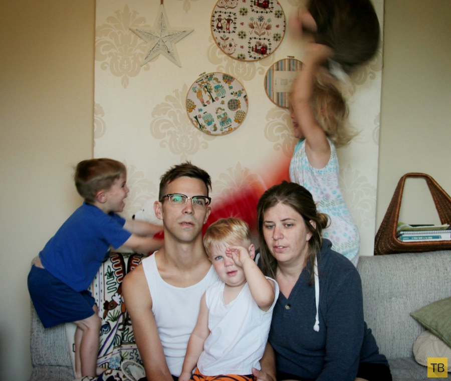 Семейный портрет с 10-й годовщины свадьбы стал хитом интернета (3 фото)