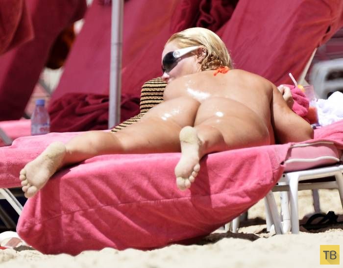 "Коко" Остин в откровенном бикини на пляже (21 фото)