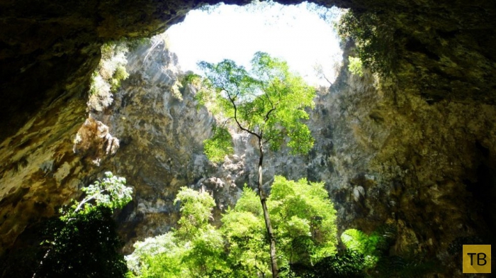 Пещера Прайя Нахон - одна из достопримечательностей Таиланда (8 фото)
