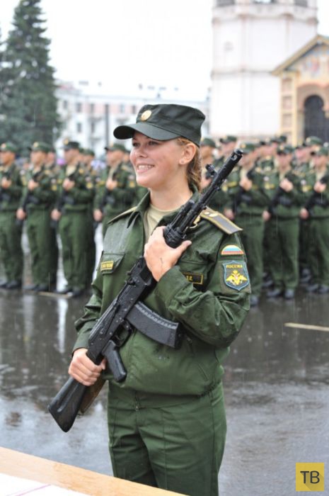 Присяга девушек в Военно-космической академии имени Можайского (11 фото)