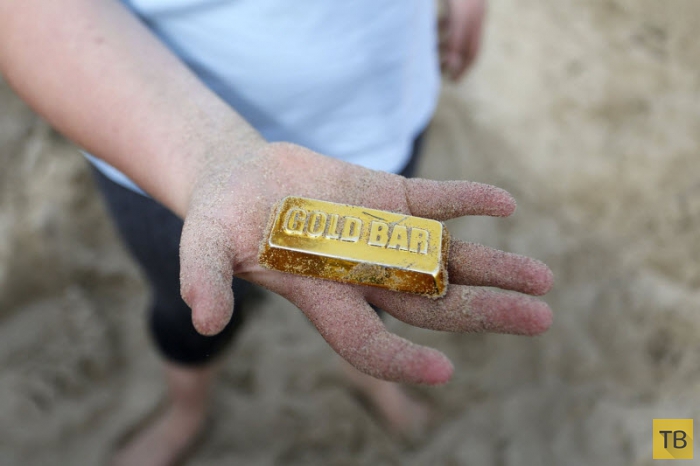 Золотая лихорадка на британском пляже (9 фото)