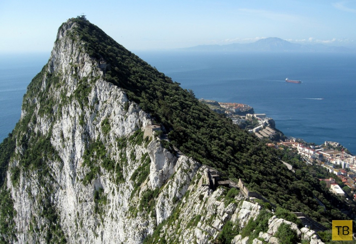 Гибралтарская скала - одна из самых живописных возвышенностей планеты (9 фото)
