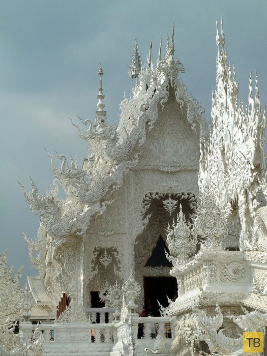 Тайский храм Ват Ронг Кхун - частичка рая на Земле (14 фото)