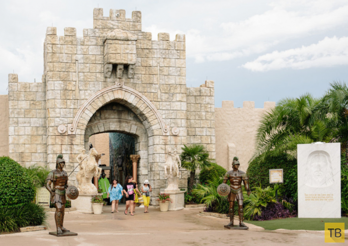 «Holy Land Theme Park Experience» - копия библейского Иерусалима во Флориде (14 фото)