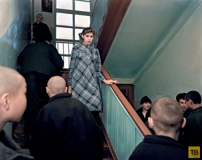 Несовершеннолетние заключенные в колониях Сибири (26 фото)