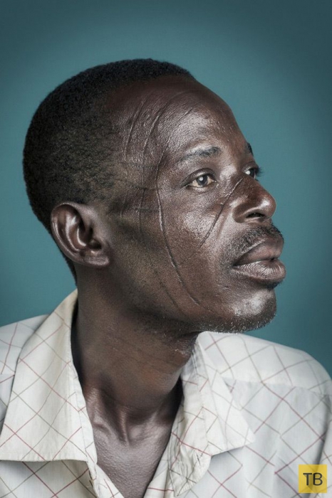 Последнее поколение шрамированных африканцев (10 фото)