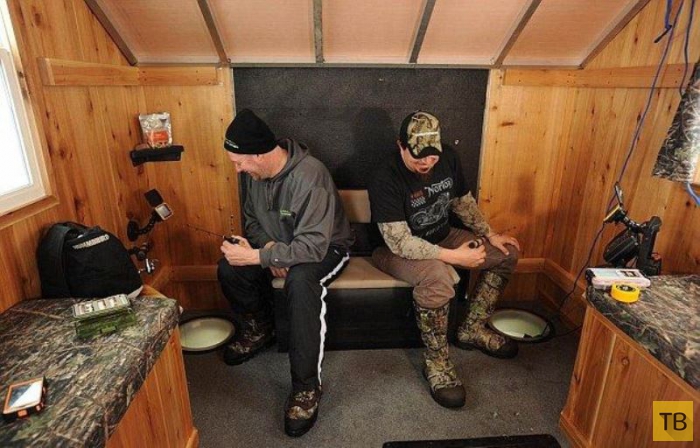 Мобильный дом для зимней рыбалки на льду (5 фото)