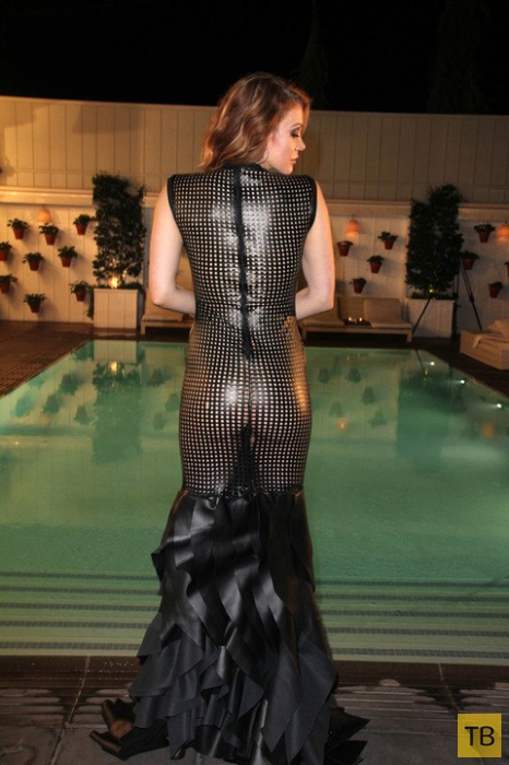 Мейтланд Уорд в супер-дырчатом платье на неделе моды LA в Западном Голливуде (11 фото)