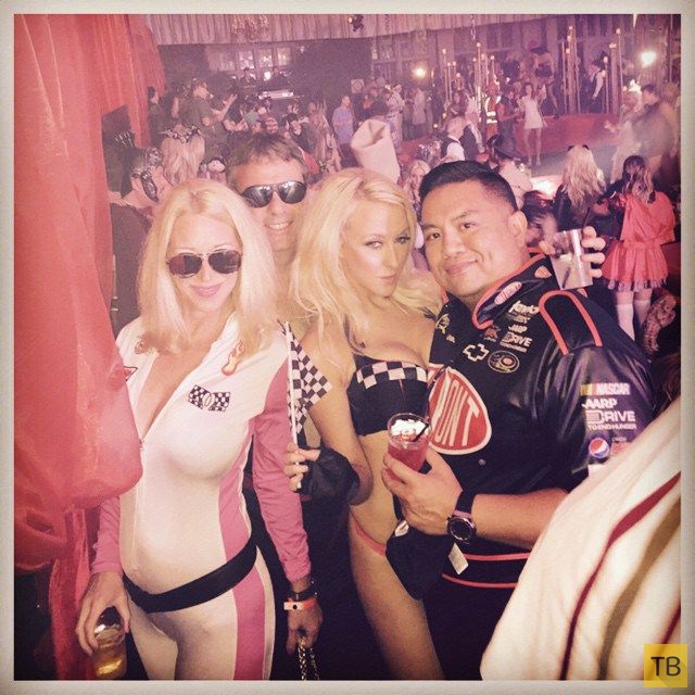 Фотоотчет с ежегодной вечеринки Playboy Halloween Party 2014 (58 фото)