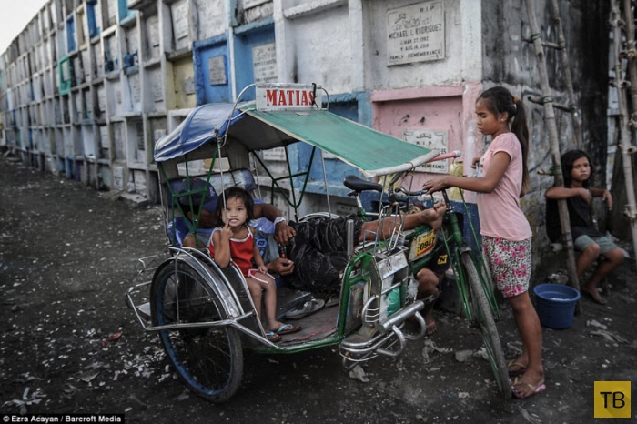Жители трущоб в Маниле готовятся к ежегодному фестивалю дня мертвых (8 фото)