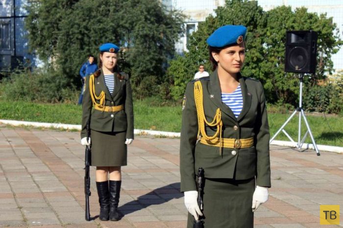 Фотографии девушек-курсанток, которые проходят практику в воинских частях ВДВ (32 фото)
