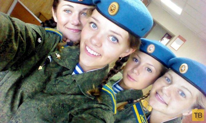 Фотографии девушек-курсанток, которые проходят практику в воинских частях ВДВ (32 фото)